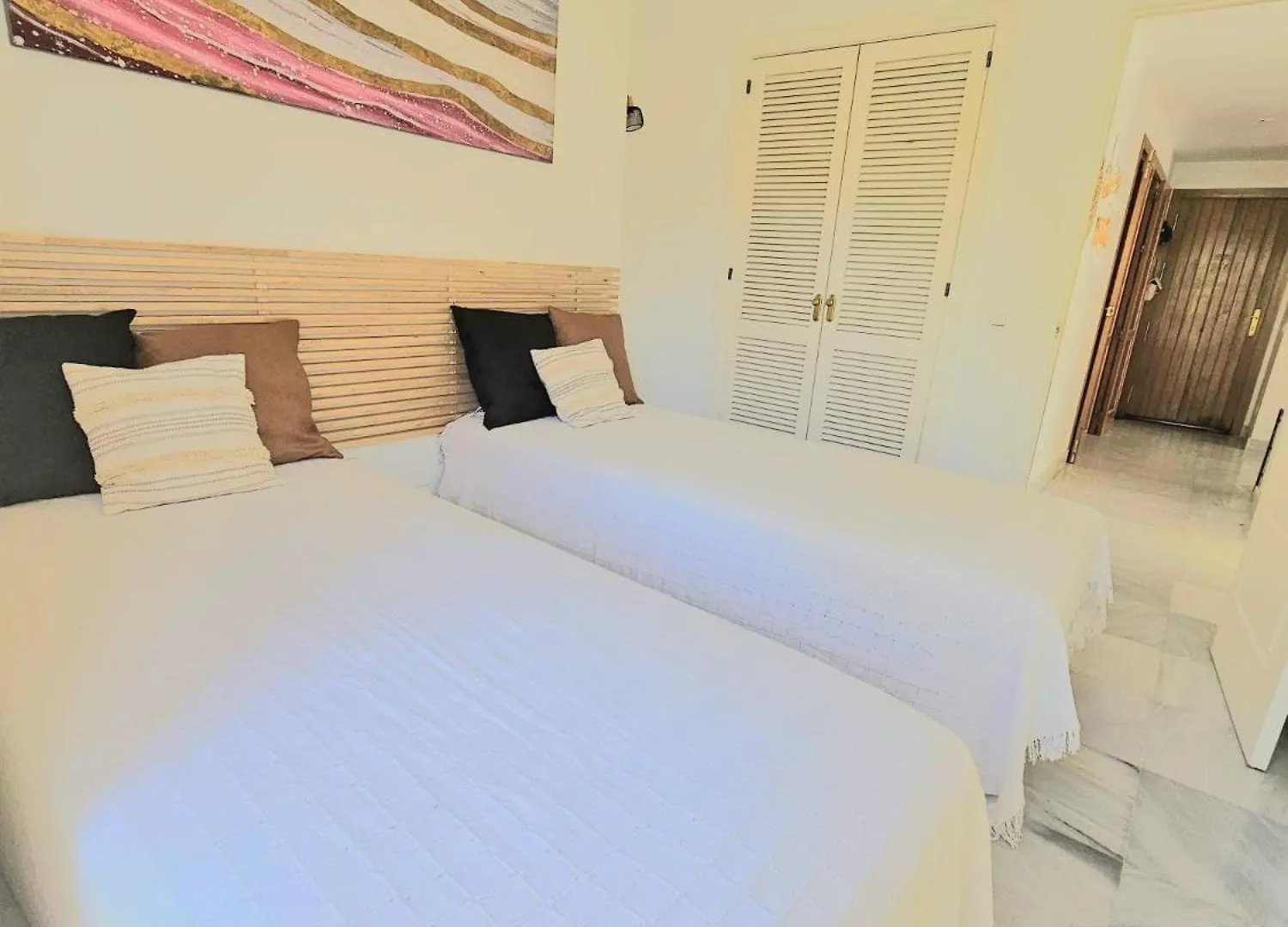 Apartment In Marbella, Eagles Village. La Quinta. Benahavis